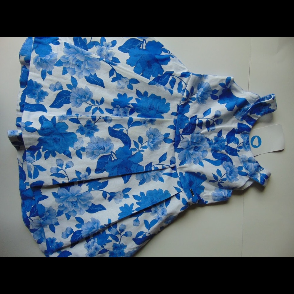 Blue 💙 flowered sleeveless dress